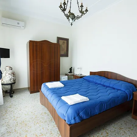 Emilia Villa