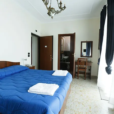 Emilia Villa *