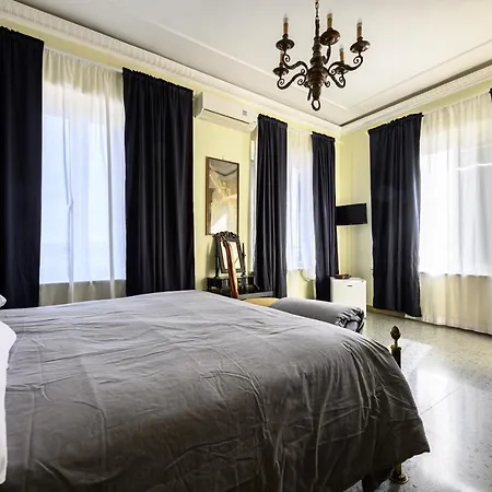 Emilia Villa Pozzuoli